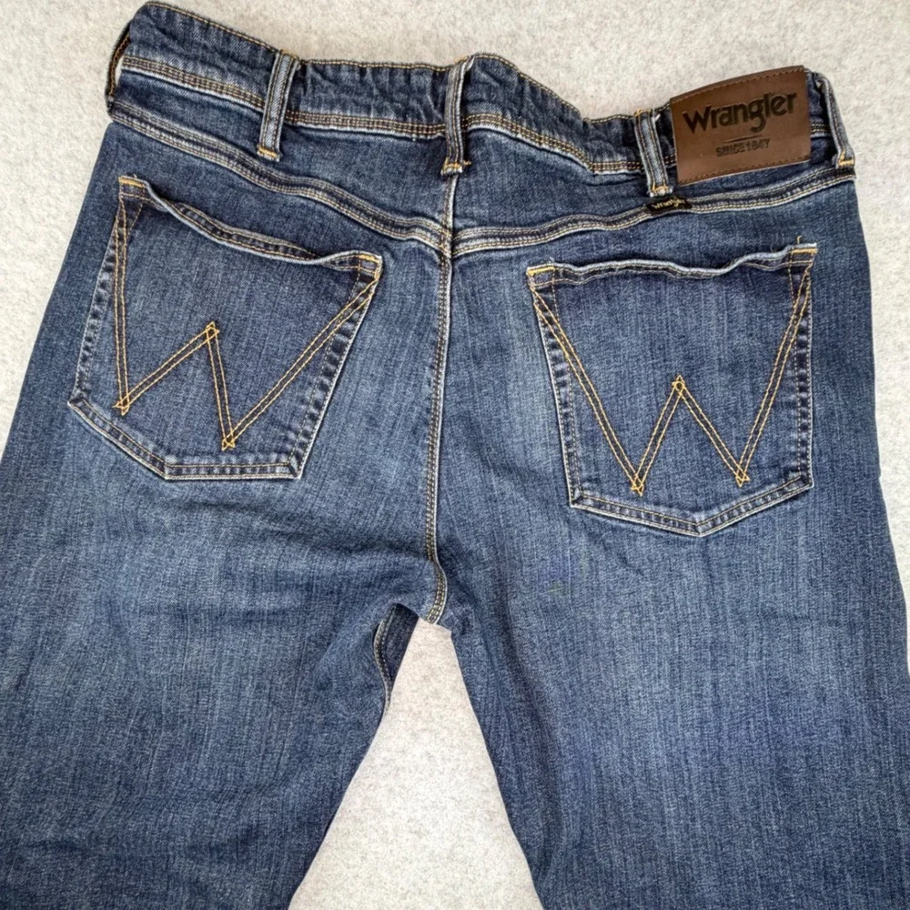 Wrangler Regular Fit Mens Jeans Dark Wash Blue Straight Leg 34x29 1796601